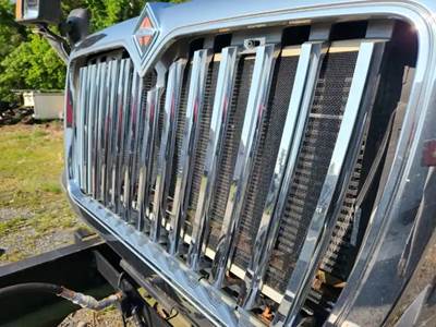 International WorkStar 7300 Grille