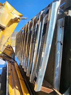 International WorkStar 7400 Grille