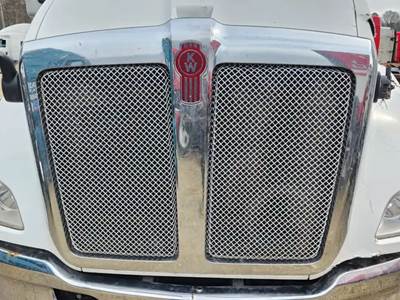 Kenworth T680 Grille