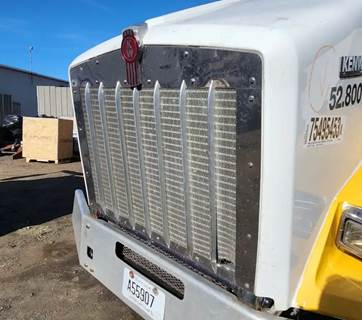 Kenworth T800 Grille