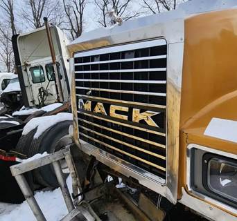 Mack Pinnacle CHU613 Grille for a 2013 Mack CHU613