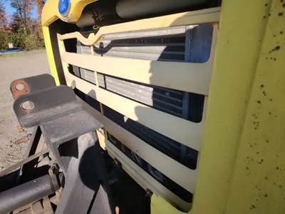 Sterling L7500 Grille