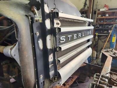 Sterling L7500 Grille