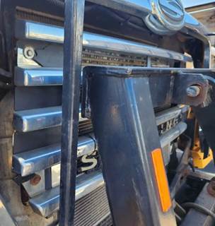 Sterling L9500 Grille