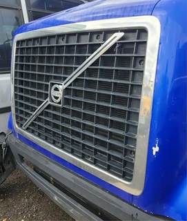 Volvo VNL Grille