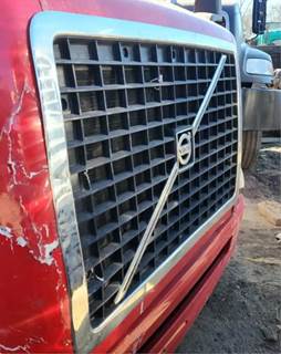 Volvo VNL Grille
