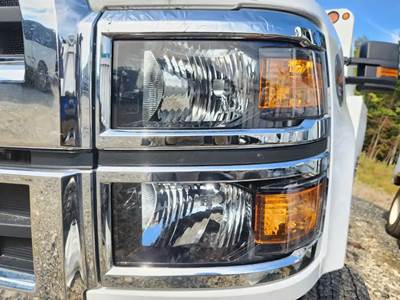 Chevrolet Silverado 6500HD Headlight Assembly