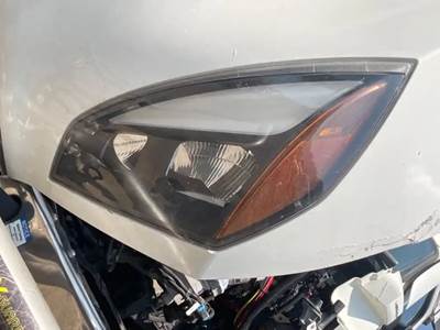 Freightliner Cascadia 116 Headlight Assembly for a 2021 Freightliner Cascadia 116 Day Cab