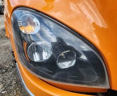 Freightliner Cascadia 125 Headlight Assembly