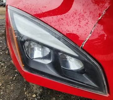 Freightliner Cascadia 126 Headlight Assembly