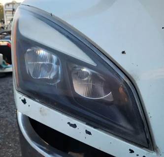 Freightliner Cascadia 126 Headlight Assembly