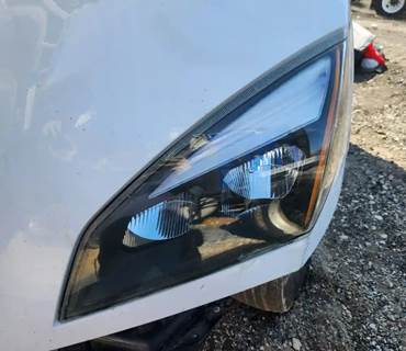 Freightliner Cascadia 126 Headlight Assembly