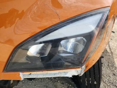 Freightliner Cascadia 126 Headlight Assembly
