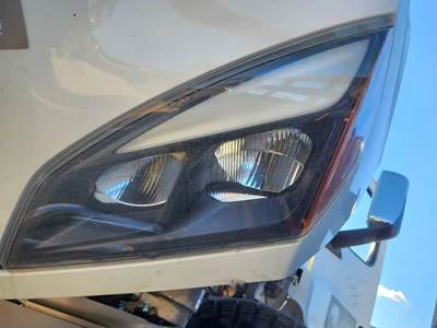 Freightliner Cascadia 126 Headlight Assembly