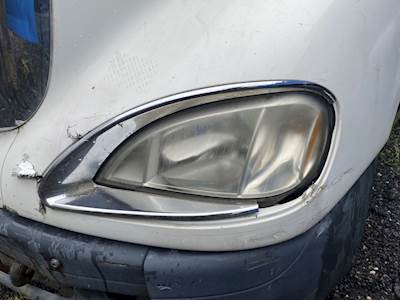 Freightliner Columbia 120 Headlight Assembly
