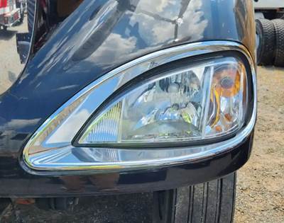 Freightliner Columbia 120 Headlight Assembly