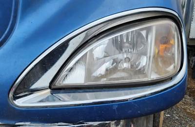 Freightliner Columbia 120 Headlight Assembly