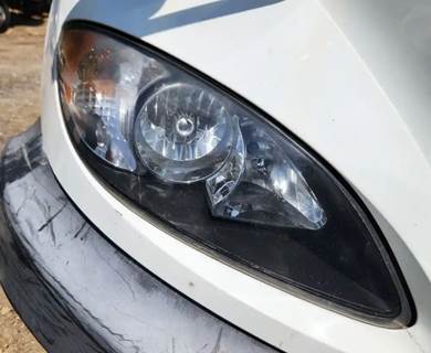 International RH613 Headlight Assembly