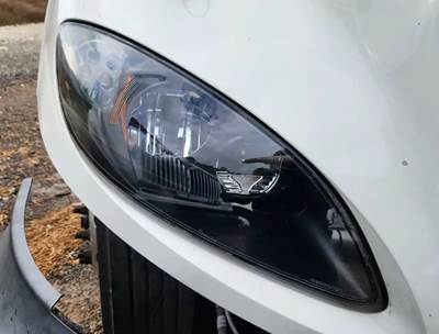 International RH613 Headlight Assembly