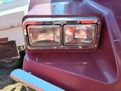 Kenworth T800 Headlight Assembly