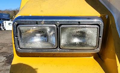 Kenworth T800 Headlight Assembly