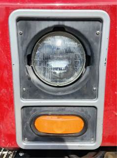 Mack MC688FC Headlight Assembly