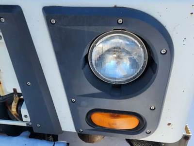 Mack MRU613 Headlight Assembly