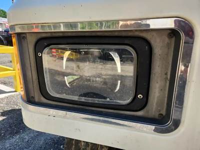 Mack Pinnacle Headlight Assembly