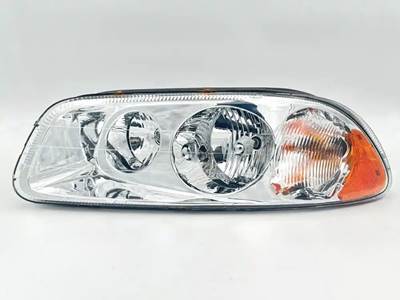 Mack Pinnacle CXU612 Headlight Assembly for a 2013 Mack CXU612