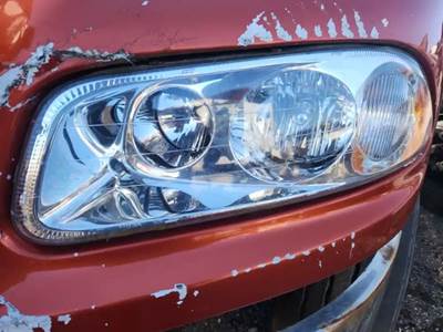 Mack Vision CXN613 Headlight Assembly for a 2007 Mack CXN613