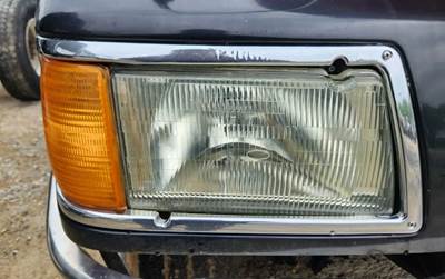 Peterbilt 385 Headlight Assembly