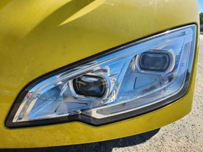 Peterbilt 579 Headlight Assembly