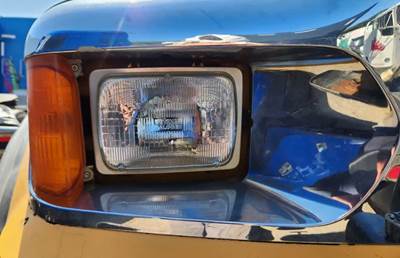 Sterling L9500 Headlight Assembly