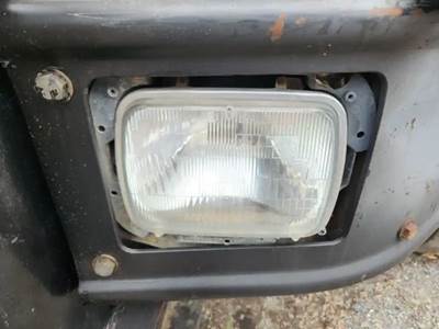 Volvo ACL AUTOCAR Headlight Assembly