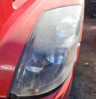 Volvo VNL Headlight Assembly