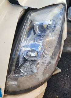 Volvo VNL Headlight Assembly