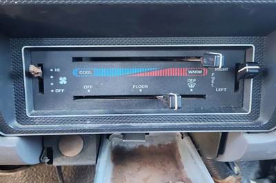 Used 1994 Ford F-700 Heater/AC Temperature Control Assembly