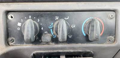 Freightliner 114SD Heater / AC Temp Control