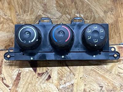 Freightliner Cascadia 116 Heater / AC Temp Control for a 2019 Freightliner Cascadia 116 Day Cab