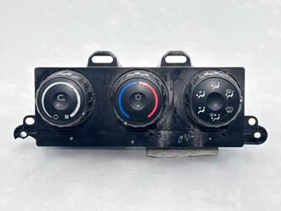 Freightliner Cascadia 116 Heater / AC Temp Control for a 2019 Freightliner Cascadia 116 Day Cab