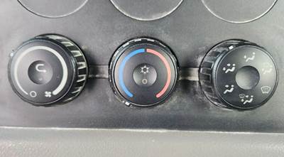 Freightliner Cascadia 116 Heater / AC Temp Control for a 2020 Freightliner Cascadia 116 Day Cab