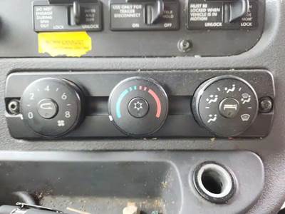 Freightliner Cascadia 125 Heater / AC Temp Control