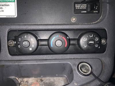 Freightliner Cascadia 125 Heater / AC Temp Control