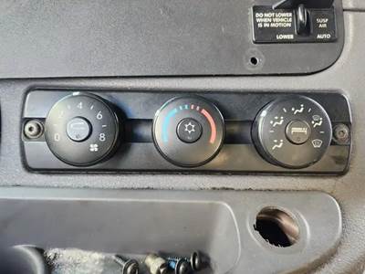 Freightliner Cascadia 125 Heater / AC Temp Control
