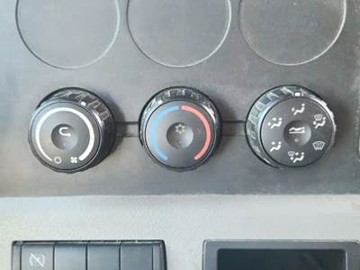Freightliner Cascadia 126 Heater / AC Temp Control