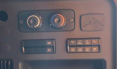 Freightliner Cascadia 126 Heater / AC Temp Control