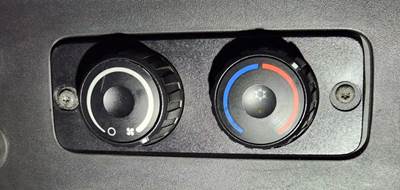 Freightliner Cascadia 126 Heater / AC Temp Control