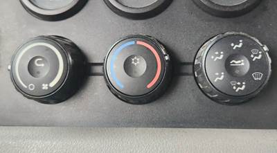 Freightliner Cascadia 126 Heater / AC Temp Control