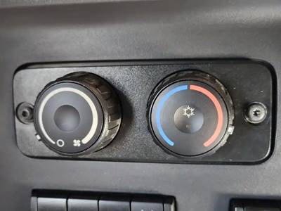 Freightliner Cascadia 126 Heater / AC Temp Control