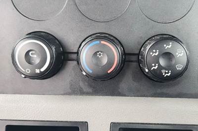Freightliner Cascadia 126 Heater / AC Temp Control